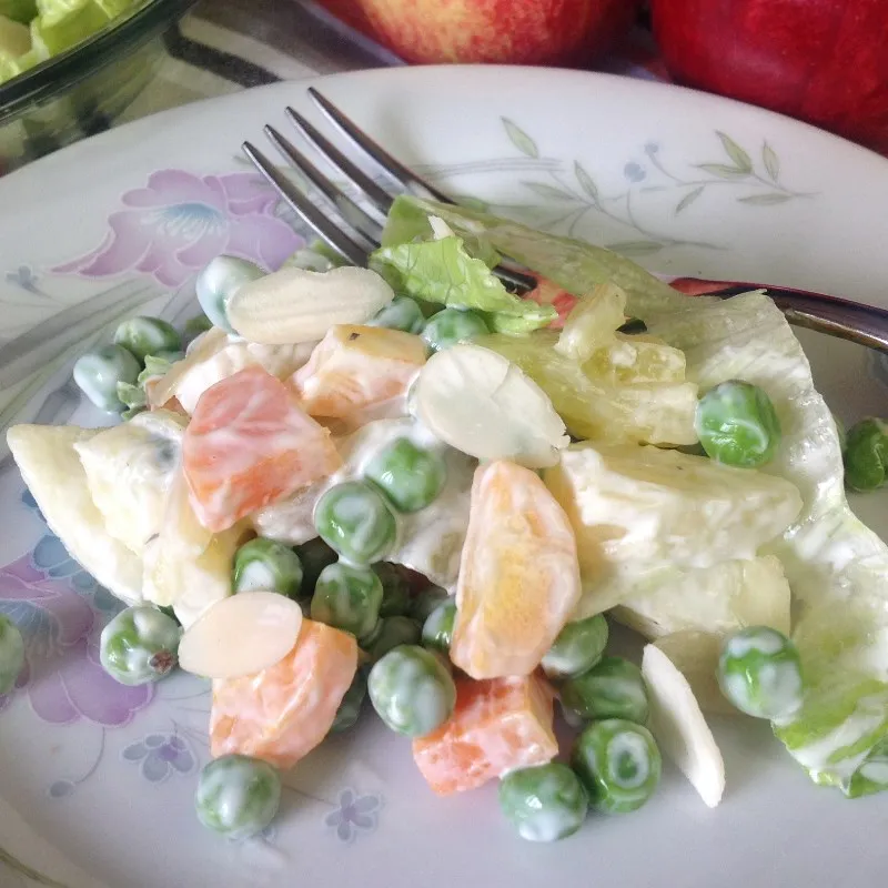 pea-and-pineapple-salad-recipe-featured-image
