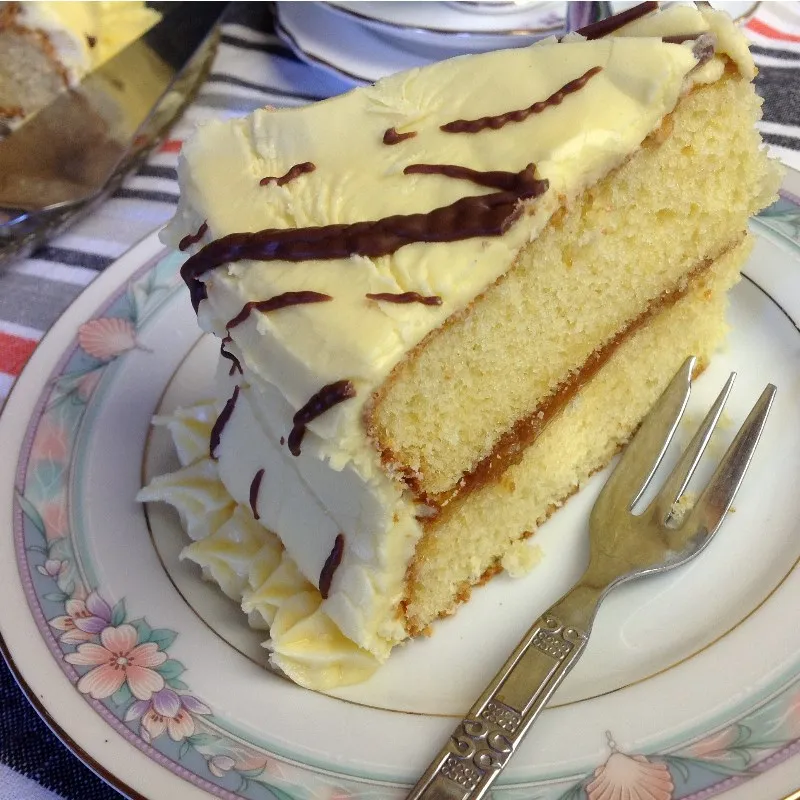 vanilla-cake-recipe-featured-image